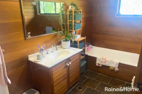 Property photo of 18 Cocos Palm Drive Bomaderry NSW 2541