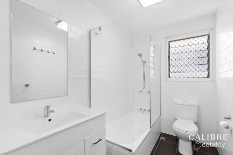 Property photo of 4/43 Saunders Street Indooroopilly QLD 4068