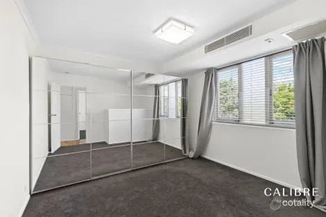 Property photo of 4/43 Saunders Street Indooroopilly QLD 4068