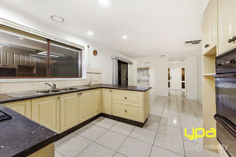 Property photo of 38 Kinterbury Drive Kings Park VIC 3021