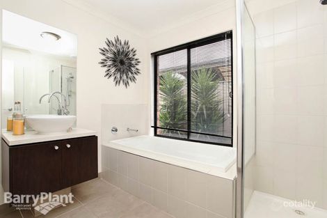 Property photo of 6 Black Knight Way Kurunjang VIC 3337