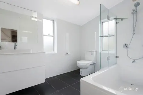 Property photo of 18 Stoneleigh Street Albion QLD 4010