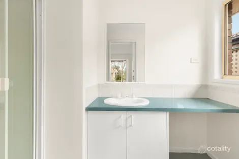 Property photo of 12 Yarcombe Crescent Craigieburn VIC 3064