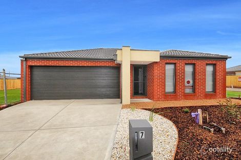 7 Robinson Dr, Weir Views, VIC 3338