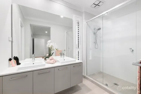 Property photo of 27 Davenport Crescent Wollert VIC 3750