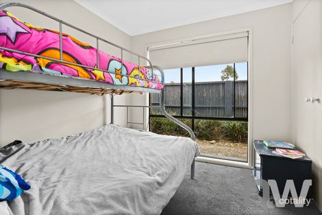 Property photo of 19 The Vineyard Waurn Ponds VIC 3216
