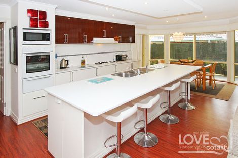 Property photo of 14 Teatree Drive South Morang VIC 3752