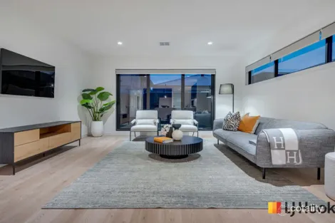 Property photo of 8 Taloumbi Crescent Greenvale VIC 3059