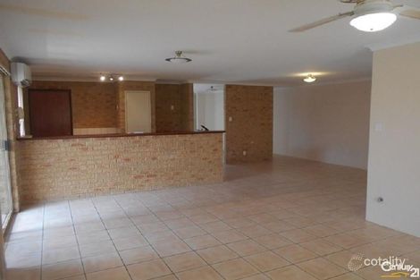 4 Yarra Ct, Carramar, WA 6031