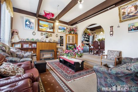 Property photo of 60 Green Valley Crescent Hampton Park VIC 3976