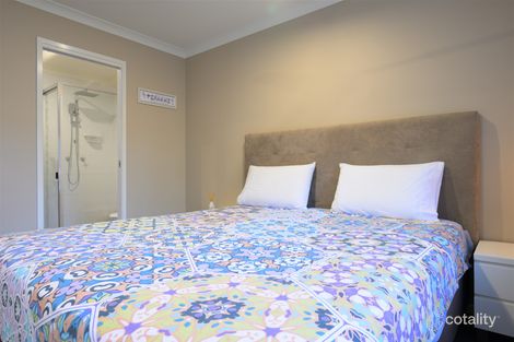 Property photo of 4/25 Roberts Street South Gladstone QLD 4680