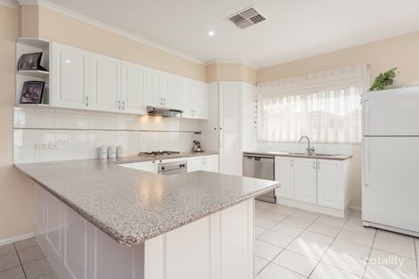 Property photo of 11 Merrivale Place Roxburgh Park VIC 3064