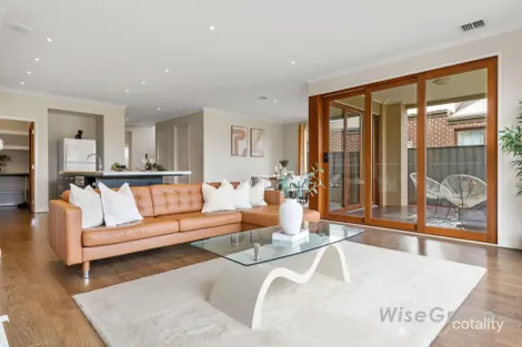 Property photo of 29 Chagall Parade Clyde North VIC 3978