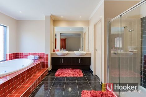 Property photo of 11 Newton Drive Cranbourne North VIC 3977
