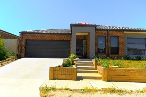 2/2 Hiraji St, Kurunjang, VIC 3337