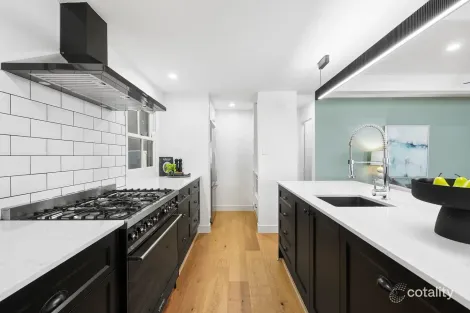 Property photo of 2 Annie Street Camp Hill QLD 4152