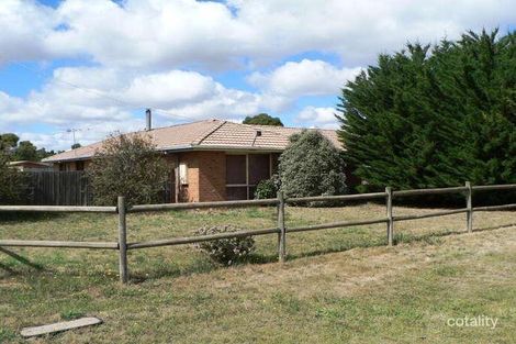 26 White Ave, Romsey, VIC 3434
