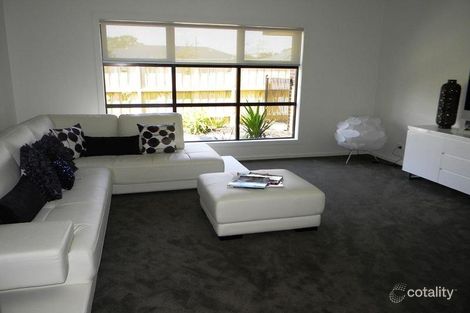 Property photo of 11 Sandarra Boulevard Sandhurst VIC 3977