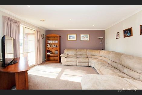 Property photo of 14 Wolff Street Drouin VIC 3818