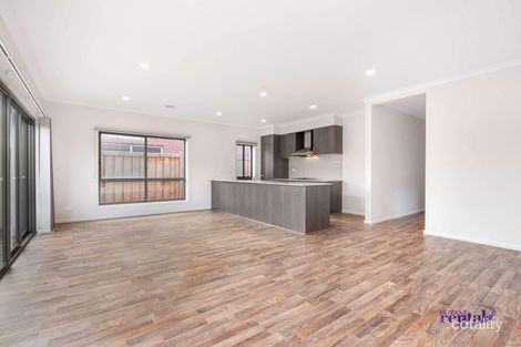 Property photo of 7 Frogmores Street Pakenham VIC 3810