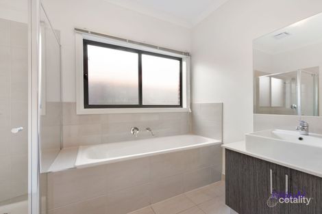 Property photo of 7 Frogmores Street Pakenham VIC 3810