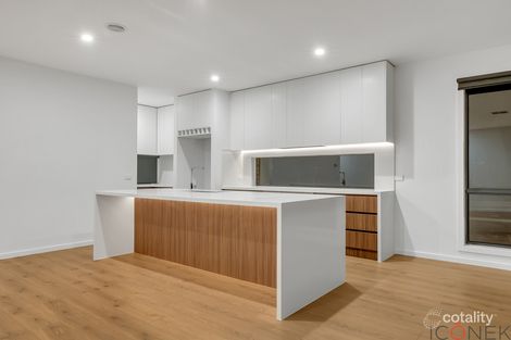 Property photo of 12 Pinot Crescent Wollert VIC 3750
