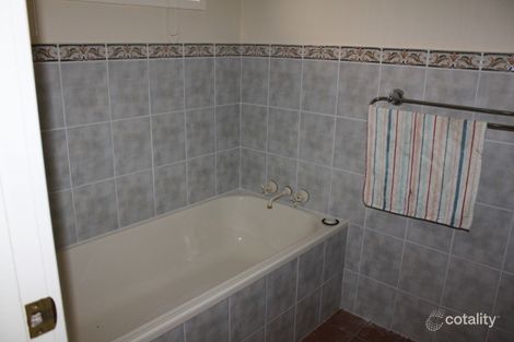 Property photo of 37 Pasadena Crescent Macquarie Hills NSW 2285