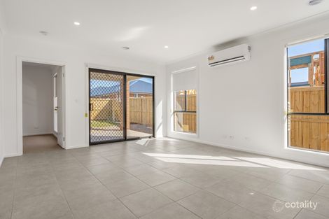 Property photo of 16 Clapham Crescent Wyndham Vale VIC 3024