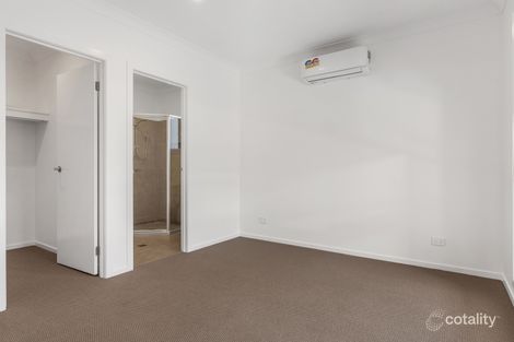 Property photo of 16 Clapham Crescent Wyndham Vale VIC 3024