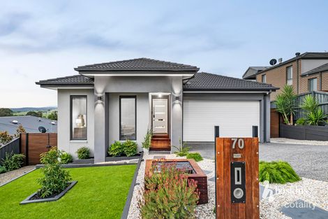 70 Columbia Bvd, Chirnside Park, VIC 3116