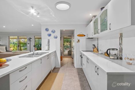 Property photo of 4 Aqualine Drive Point Vernon QLD 4655