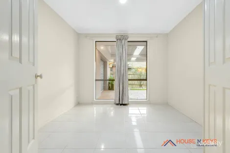 Property photo of 11 Chatham Close Cranbourne East VIC 3977