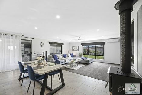 Property photo of 66 Davey Drive Trafalgar VIC 3824