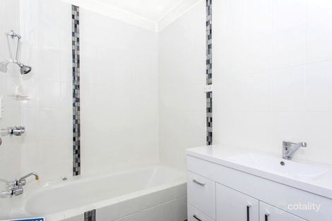 Property photo of 4 Illabunda Crescent Koonawarra NSW 2530