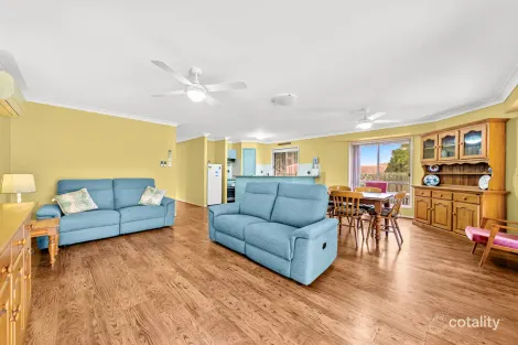 Property photo of 2 Argyle Place Forest Lake QLD 4078