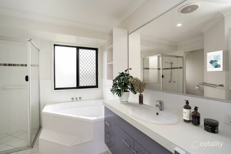 Property photo of 3 Keppel Crescent Thabeban QLD 4670