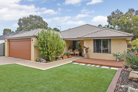 Property photo of 15 Briza Lane Forrestfield WA 6058