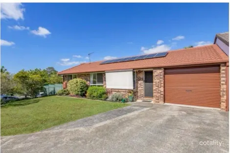 1/4 Webb St, Labrador, QLD 4215
