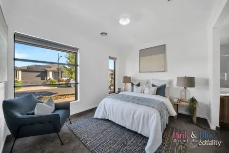 16 Restful Way, Rockbank, VIC 3335