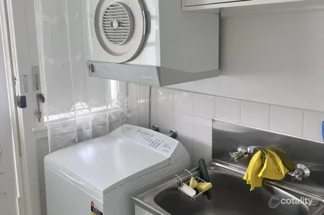 Property photo of 5 Loatta Road Lindisfarne TAS 7015