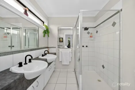 Property photo of 25 Grevillea Avenue Kangaroo Flat VIC 3555