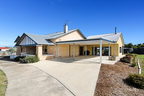 1 Chapel St, Milang, SA 5256