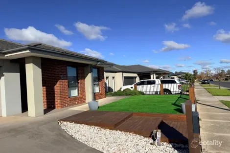 Property photo of 82 Spearmint Boulevard Manor Lakes VIC 3024