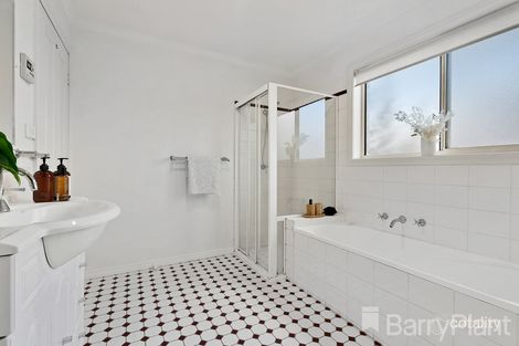 Property photo of 2 Hastings Street Bundoora VIC 3083