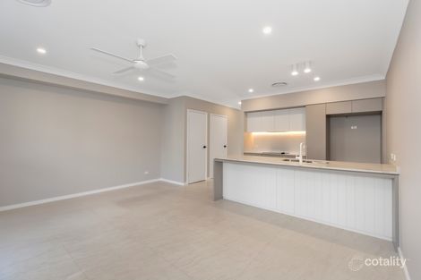 Property photo of 36/1 Citron Crescent Helensvale QLD 4212