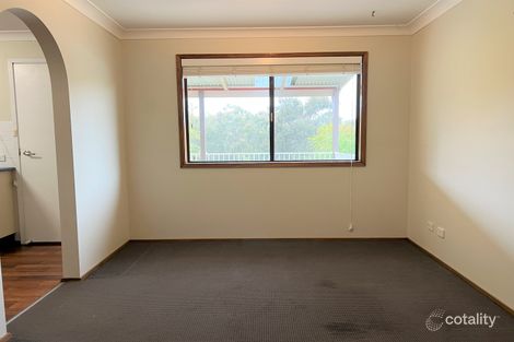 Property photo of 16 Crichton Crescent Young NSW 2594