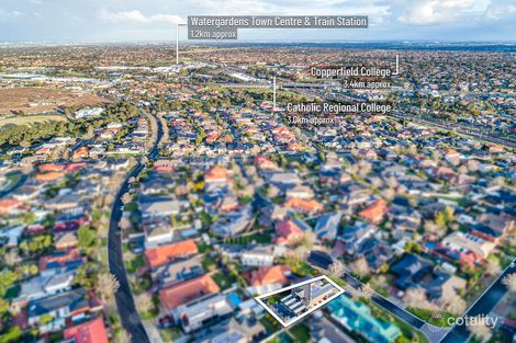 Property photo of 2 Strachan Close Taylors Lakes VIC 3038