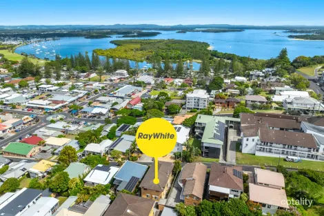 Property photo of 2/5 Beach Street Yamba NSW 2464