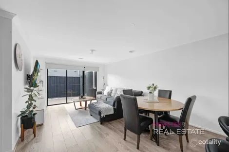 Property photo of 19/4 Mantello Drive Werribee VIC 3030