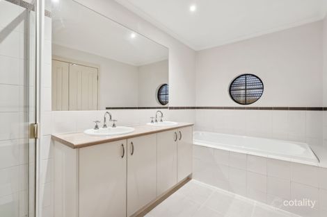 Property photo of 65 Jade Way Hillside VIC 3037